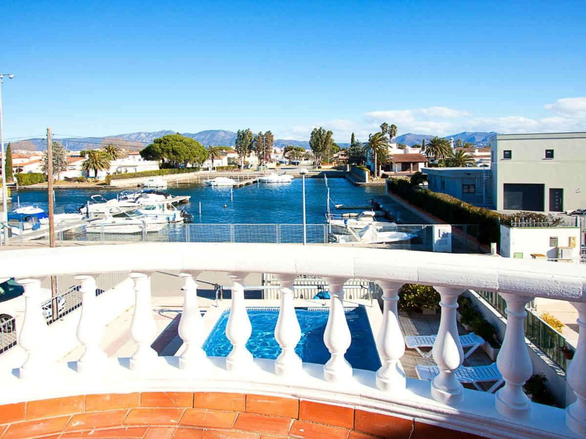 Holiday Home Requesens Canal エンプリアブラバ エクステリア 写真