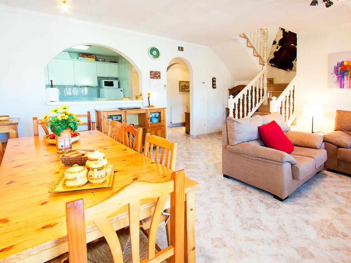 Holiday Home Requesens Canal エンプリアブラバ エクステリア 写真